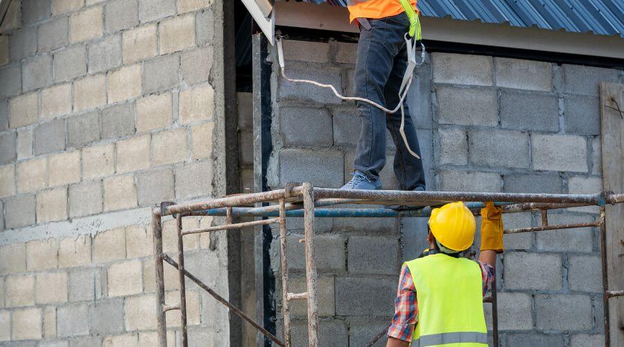 Professional residential roofers in Reedsport, OR